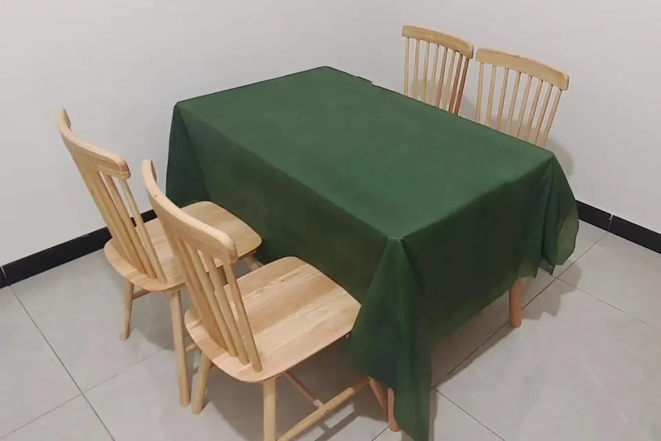 Одноразовые ПEVA скатерти 137x183 см
Одноразовые ПEVA скатерти 137x183 см