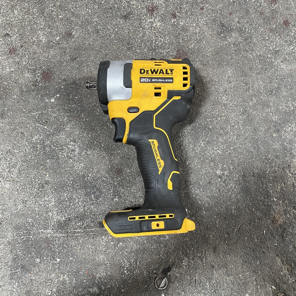 

DeWalt DCF913B Ударный гайковерт 20 В MAX 3/8 дюйма с наковальней из кольца свиньи (только инструмент) б/у