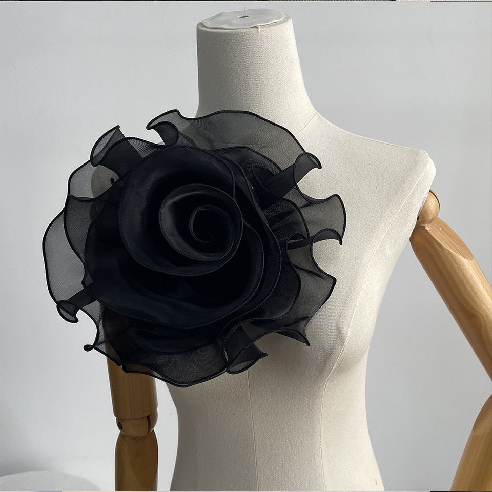 

Искусственная брошь роза