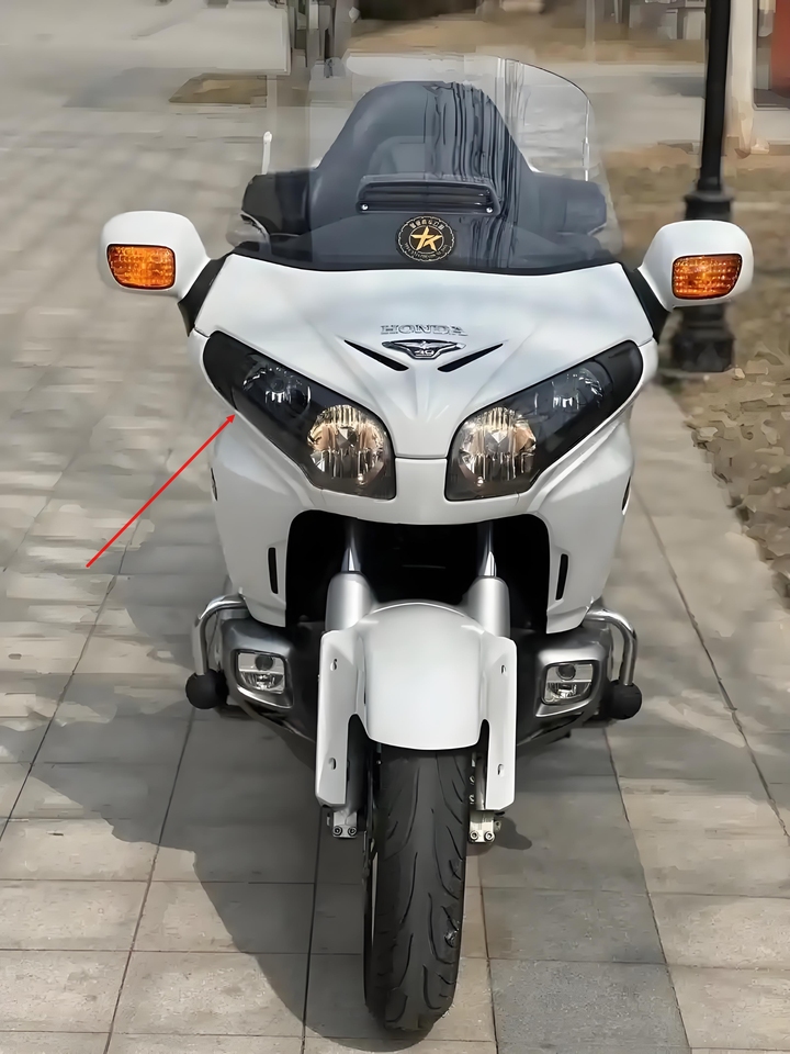 

Suitable for golden wing GL1800 F6B 2012 to 2017 white embryo big lampshade hood headlamp outer panel