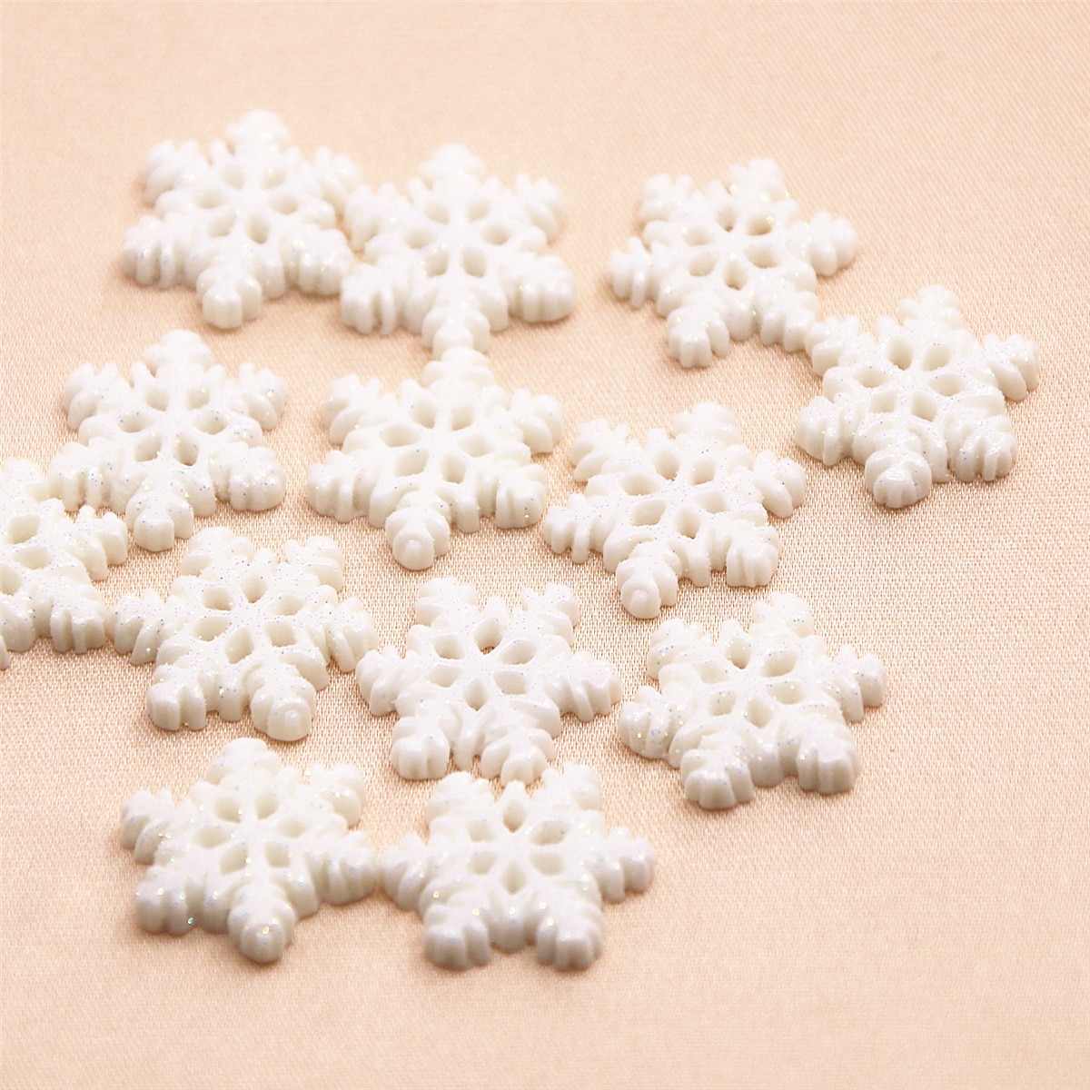 

Снежинки из смолы Ywbeads 20 мм 20 шт