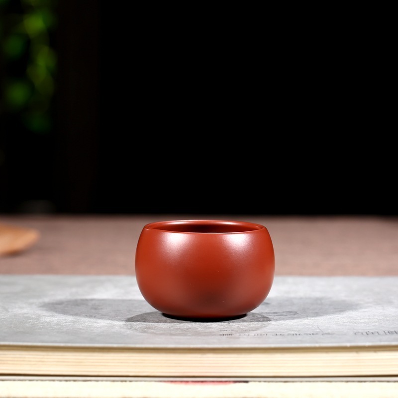 

2 шт./компл. Исинский бутик, фиолетовая глиняная чашка, маленькая чайная чашка ручной работы, необработанная руда, глина Дахунпао, по индивидуальному заказу, посуда для напитков, 50 мл