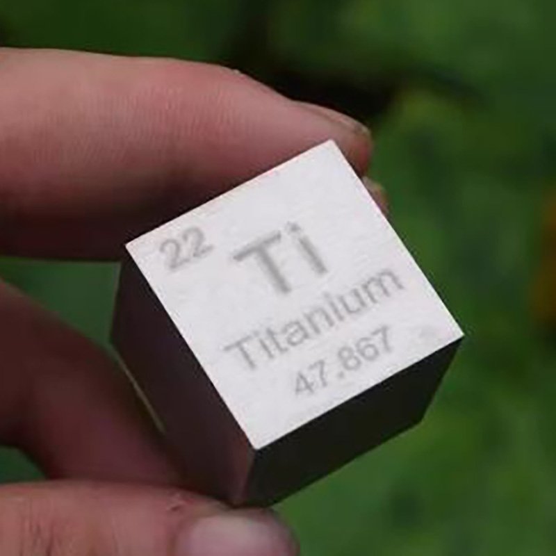 

Титановый куб 25.4x10 мм