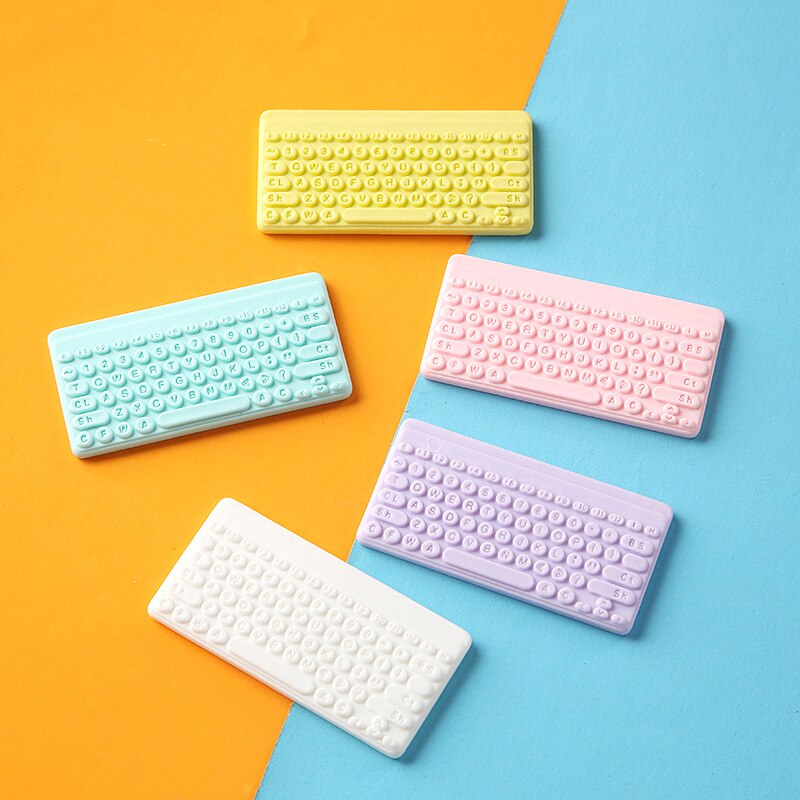 

Миниатюрные фигурки из полимера MINISO