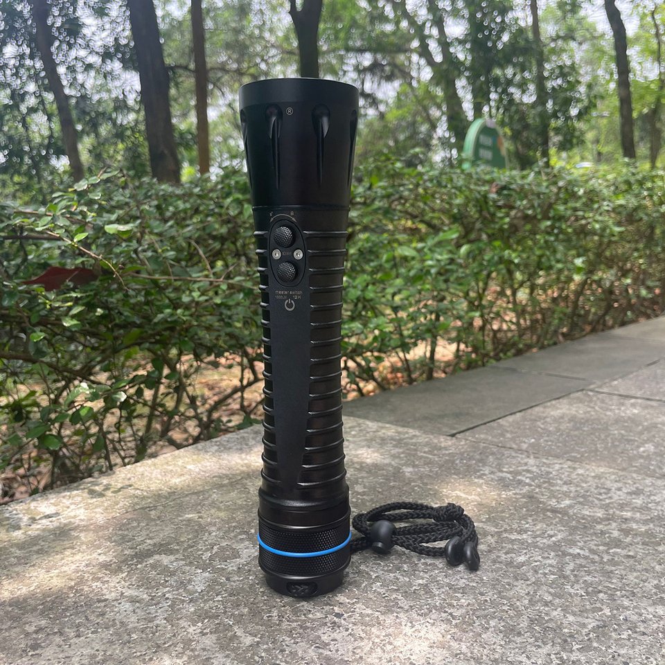 

FITECH F18 15600 мАч фонарик для подводного плавания