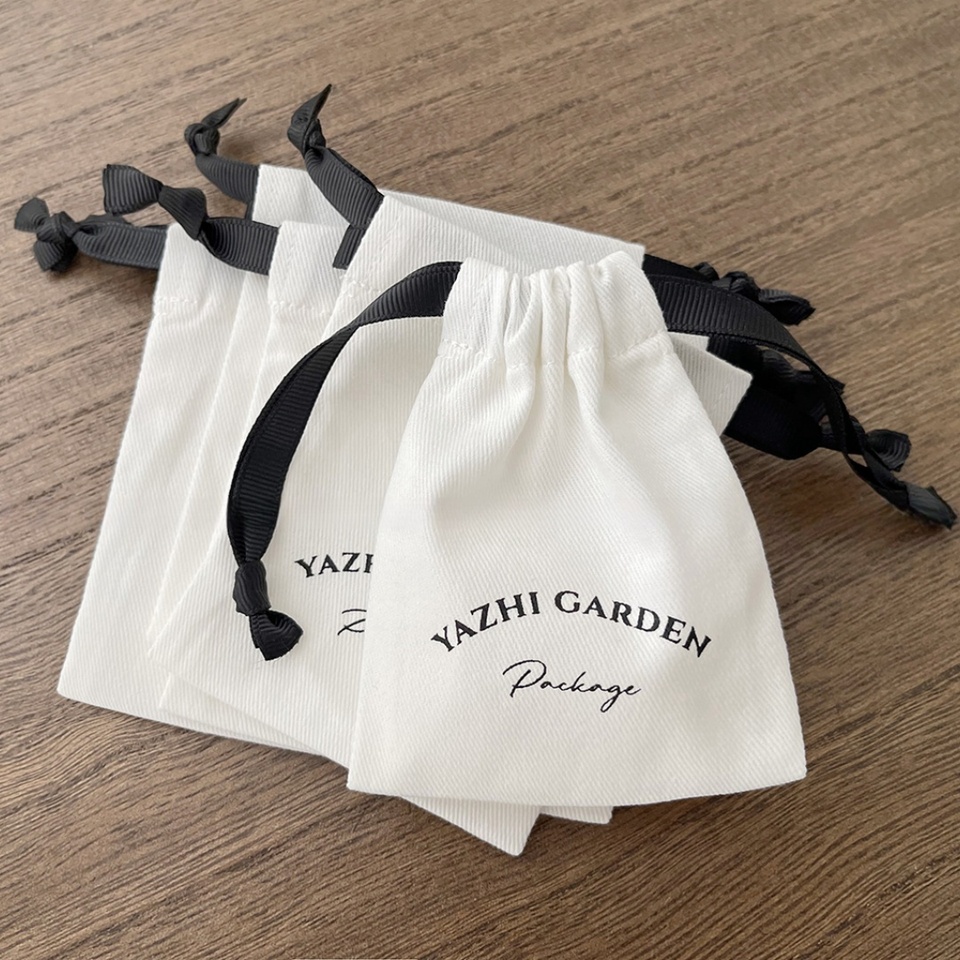 

Индивидуальные хлопковые сумки для украшений NALIA'S POUCHES