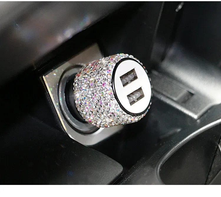 

Автомобильное зарядное устройство с двумя USB-портами