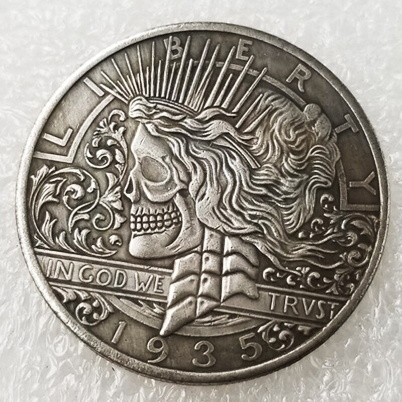 

Коллекционная серебряная монета "Морган Скелет" 1935 года