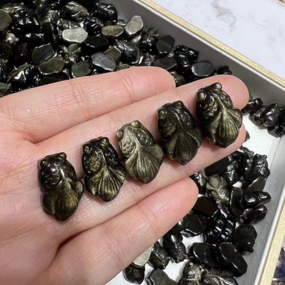 

Фигурки из обсидиана Золотая рыбка