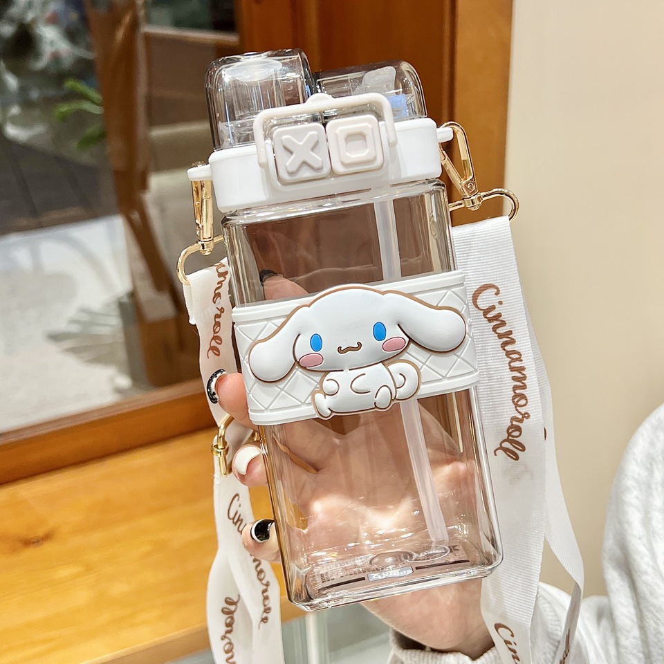 

MINISO Мультяшная бутылка для воды 520 мл