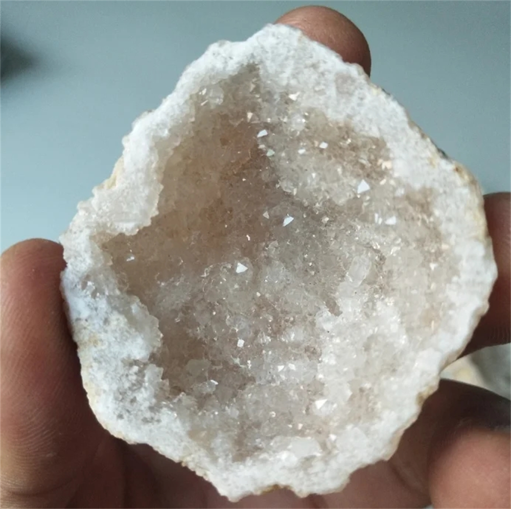

Хрустальная пещера из агата