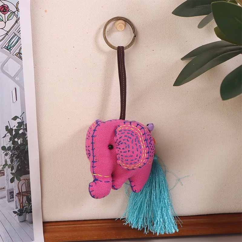 

Ключница CHENJ с этнической вышивкой