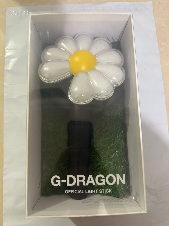 

Kpop G-Dragon Daisy Lightstick Ручная лампа Концерт Хип-Хоп Вечеринка Световая палочка Вспышка Флуоресцентная опора Bigbang GD Подарки для фанатов