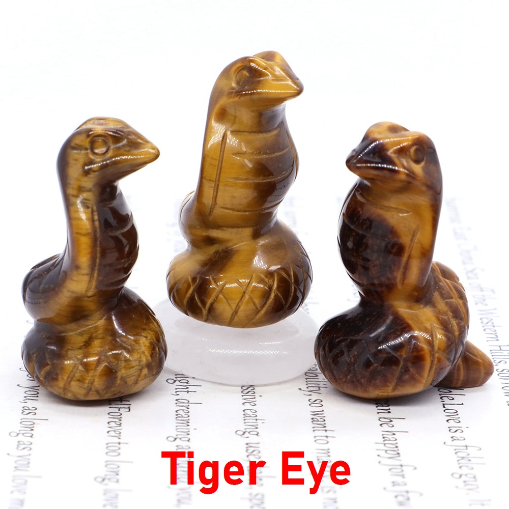 

Фигурка змеи из кварца
