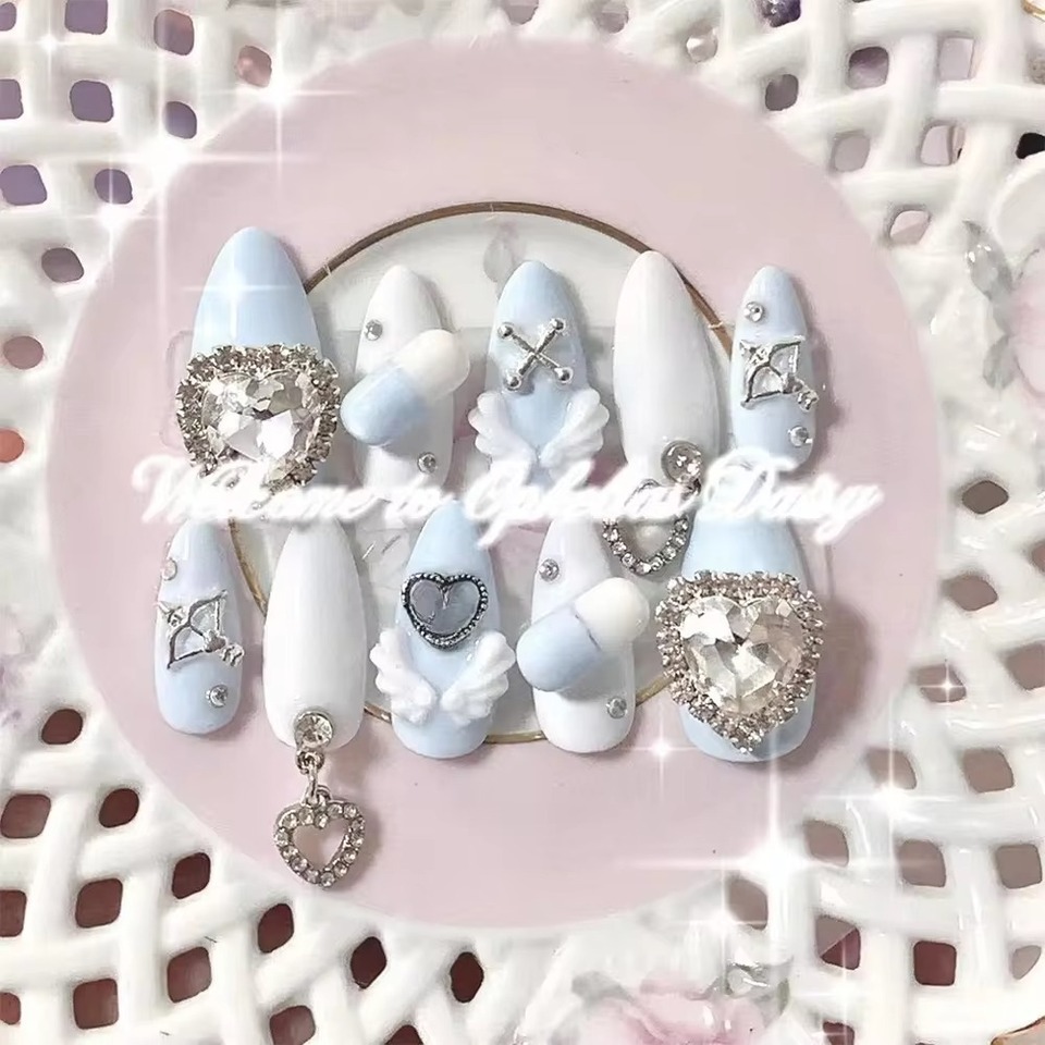 

MINISO Куроми Почакко накладные ногти