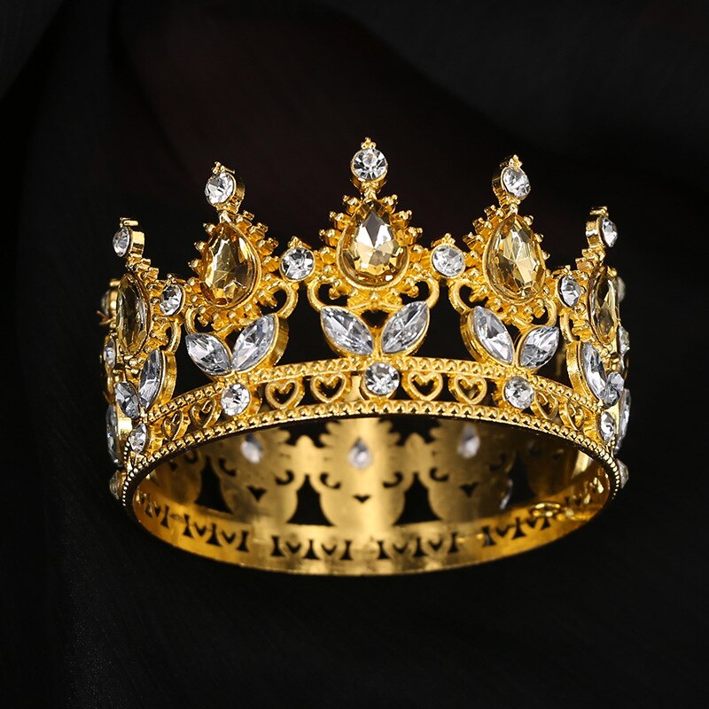 

Королевская диадема для украшения торта