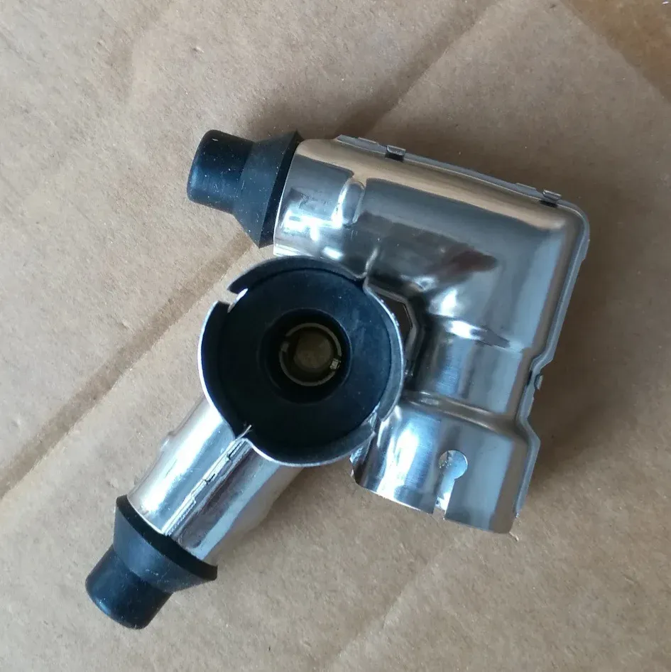 

Крышка свечи зажигания Briggs & Stratton 792597 793351
