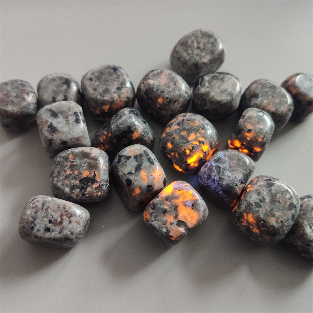 

Флуоресцентные камни Yooperlites Flamestone Glow для дома