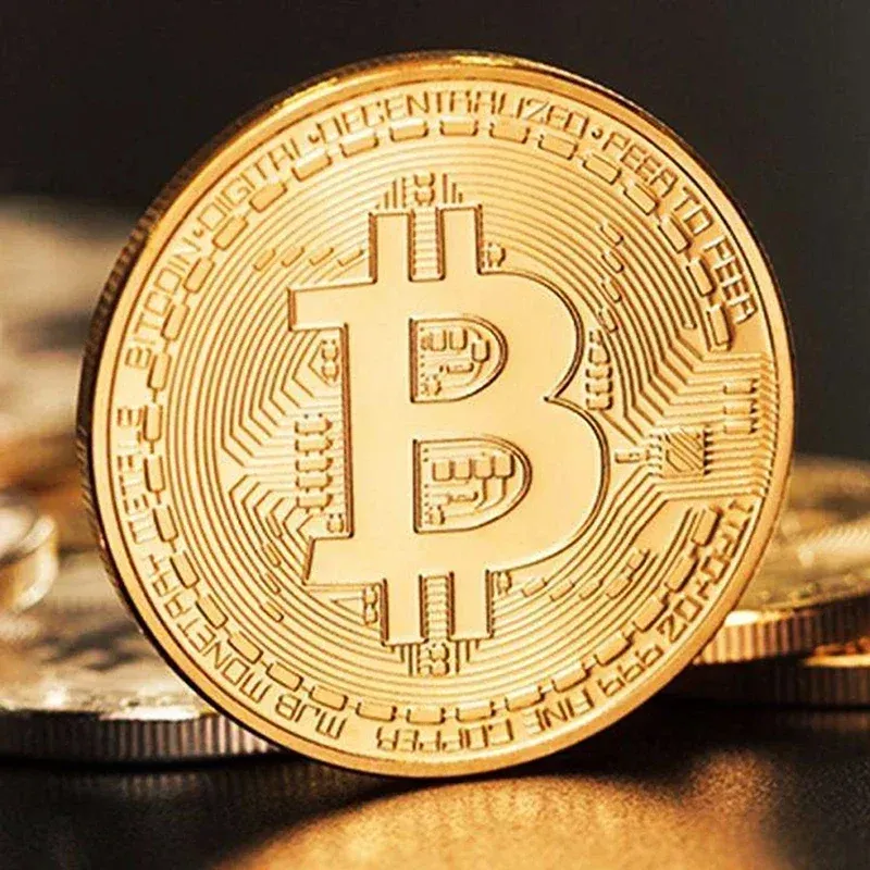 

Коллекционная позолоченная монета Bitcoin