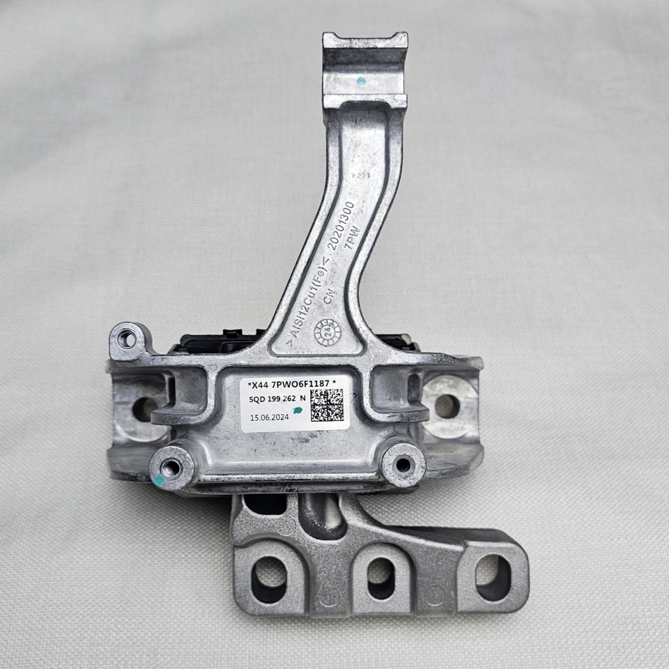 

Опорный подшипник кронштейна двигателя, новый для Volkswagen VW Golf R GTI Audi A3 TT Quattro S3 5Q 0199262 БК 5Q 0199262 БУТИ