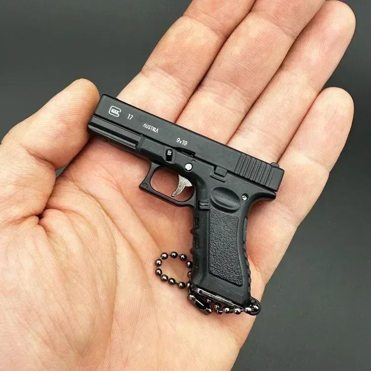 

Металлический брелок G17 1:3