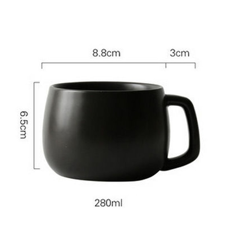 

Черная керамическая кружка