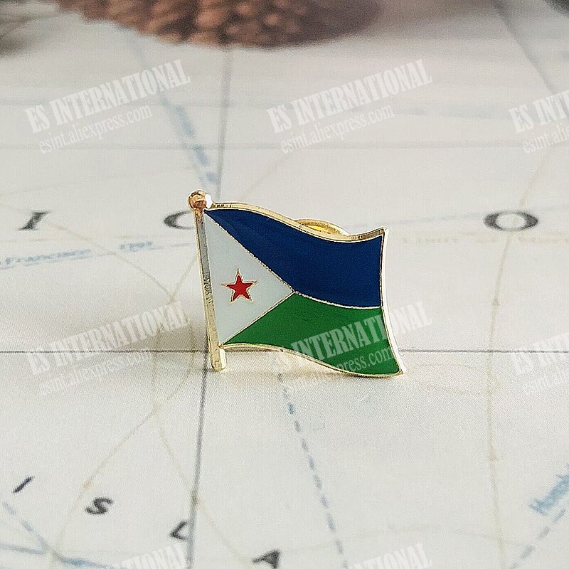 

Брошь с флагом Джибути