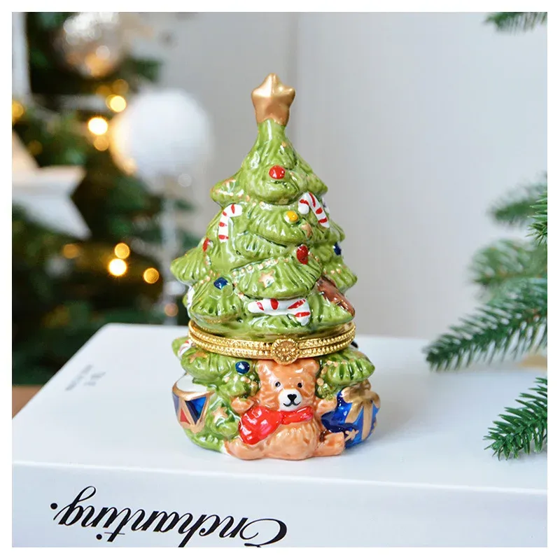 

Керамическая шкатулка для украшений в форме елки