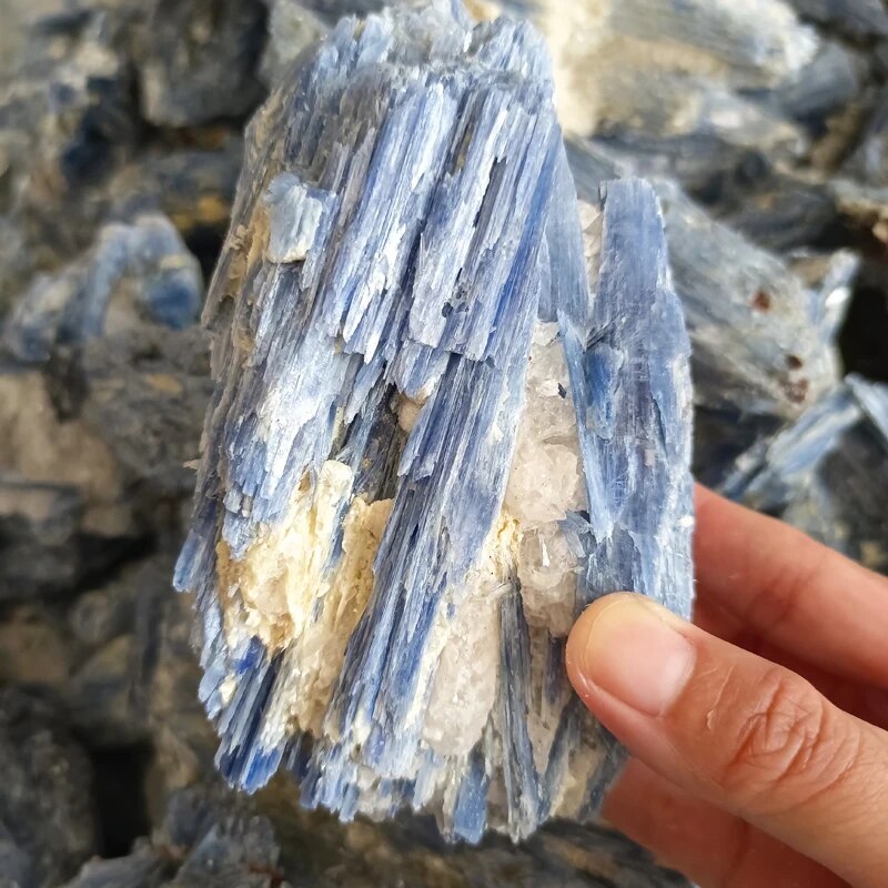

Кианитовые камни Kindfull crystal