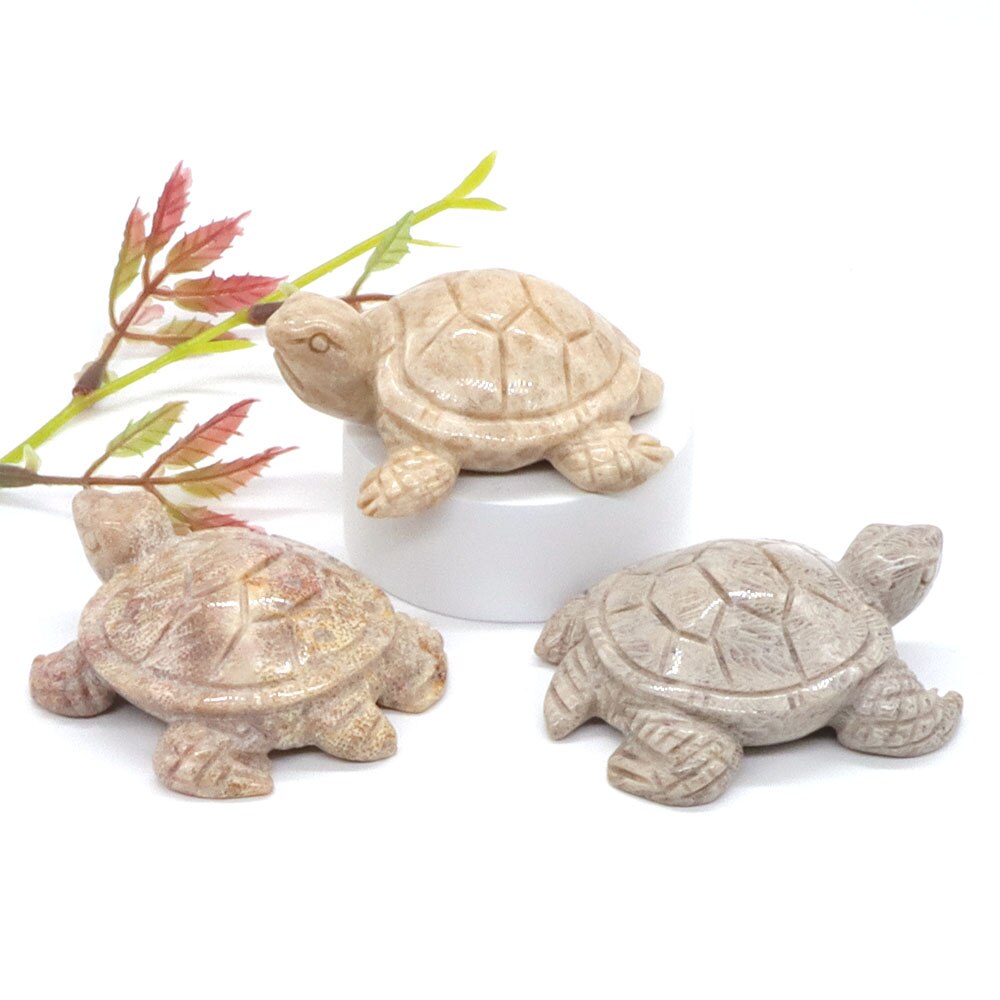 

Фигурка черепахи из кораллового камня
