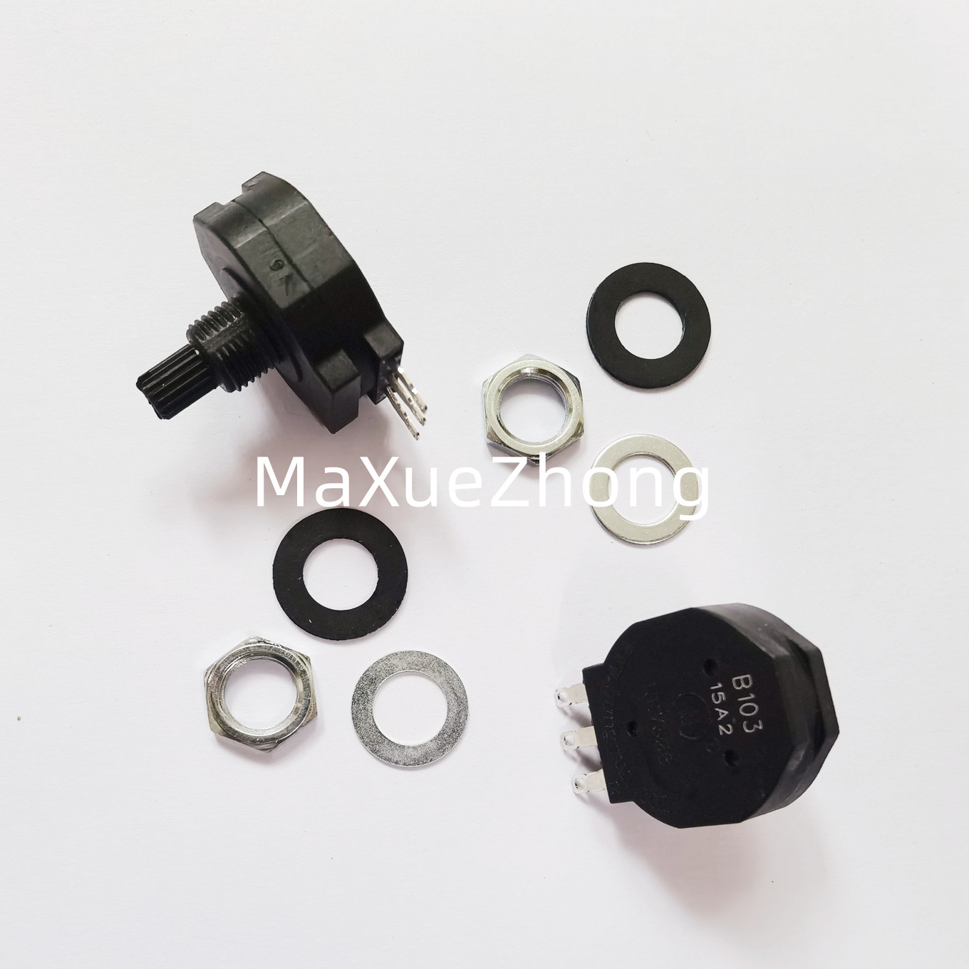

Пластиковый переключатель MaXueZhong RVS28P-B102-16/3