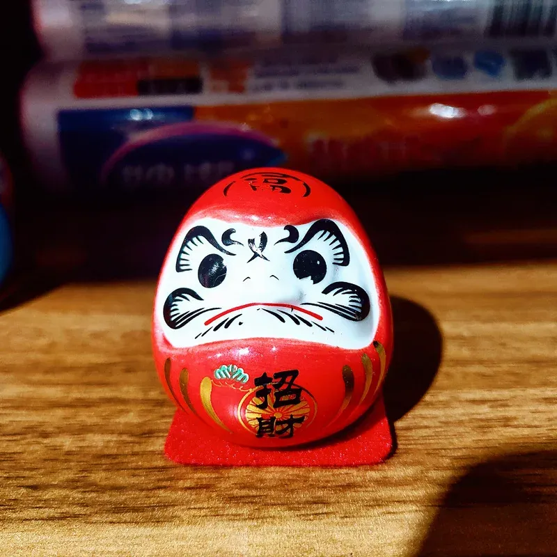 

Керамическая статуэтка Daruma с котиком, 4-5 см