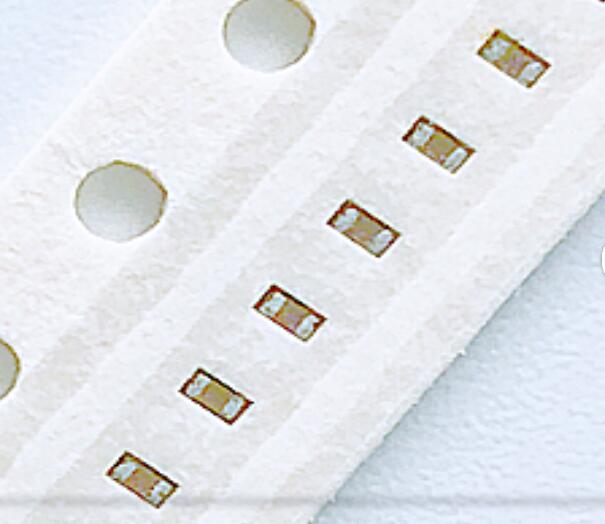 

Конденсатор 0603 10PF 22PF 470PF 1NF 10NF 22NF 100NF 220NF 470NF 1 мкФ 2,2 мкФ 10 мкФ 22 мкФ SMD/chip 4000 шт./катушка/1 партия
