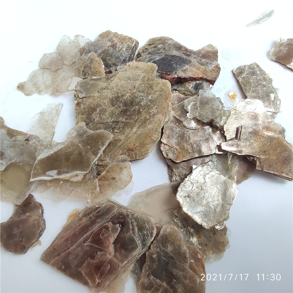 

Мусковитовые хлопья, минеральный образец