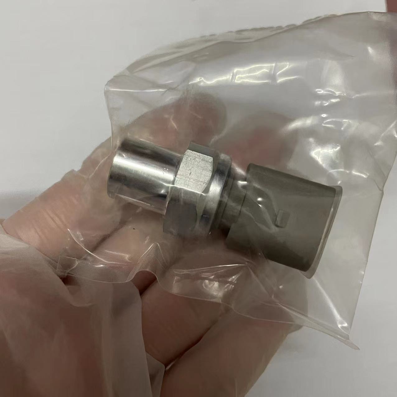 

Датчик давления кондиционера 3R0959126 8E0959126 для Volkswagen-assat B5 A-udi A4 A6 A8 Quattro-RS4 RS6 S4 S6 S8 2.0L