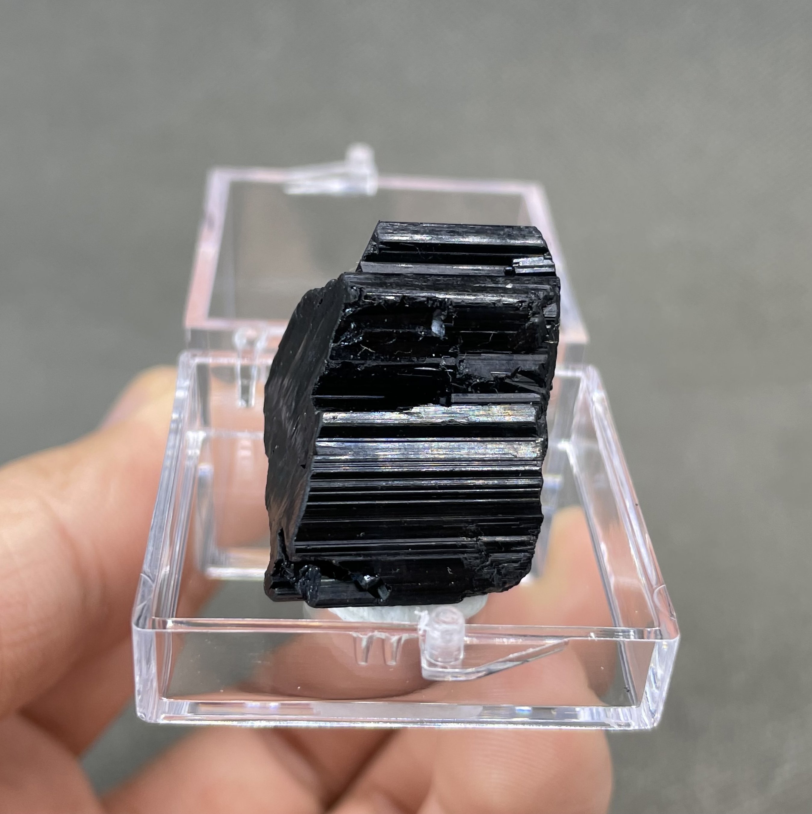 

Образцы черного турмалина QIANCHUAN