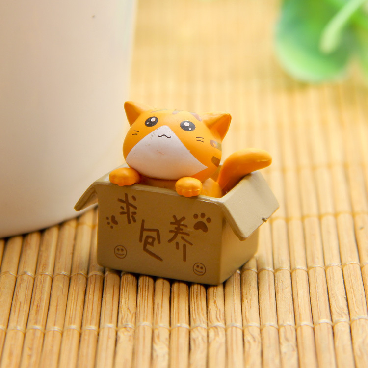

Мини-фигурка кота MINISO