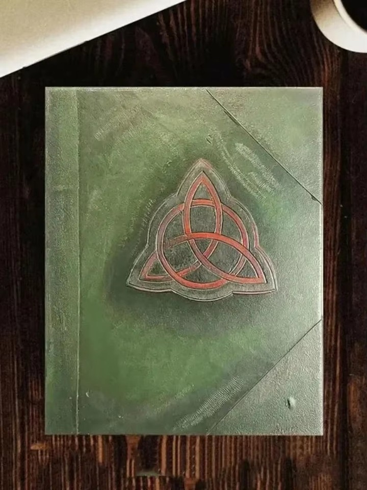 

Книга теней зеленая