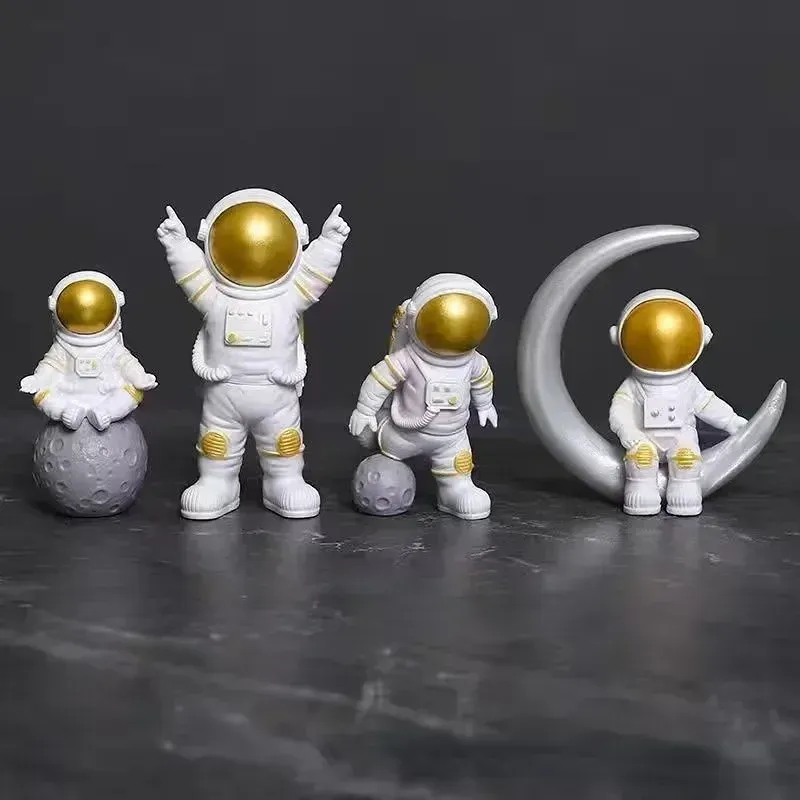 

MOONBIFFY Фигурки космонавтов из смолы, набор из 4 штук