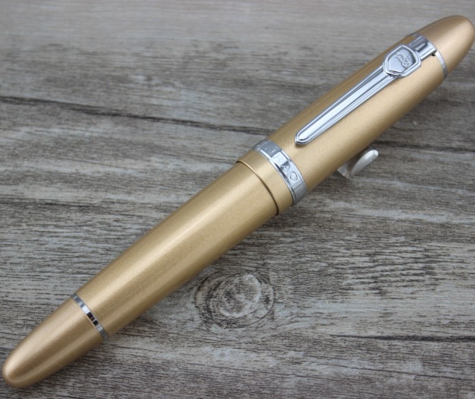 

Перьевая ручка Jinhao 159 черная и серебристая