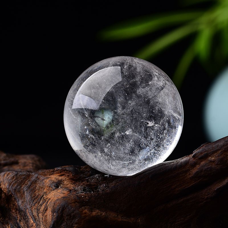 

Кварцевый хрустальный шар 28-32 мм RYCRYSTAL