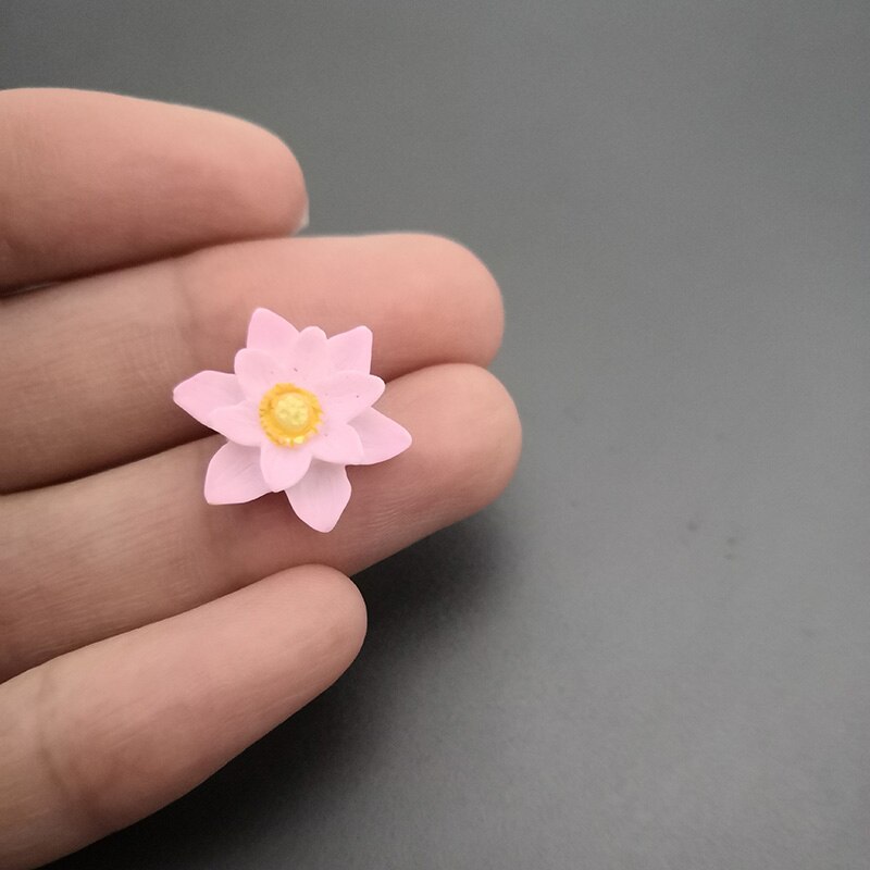 

Миниатюрные фигурки животных из пластика для аквариума