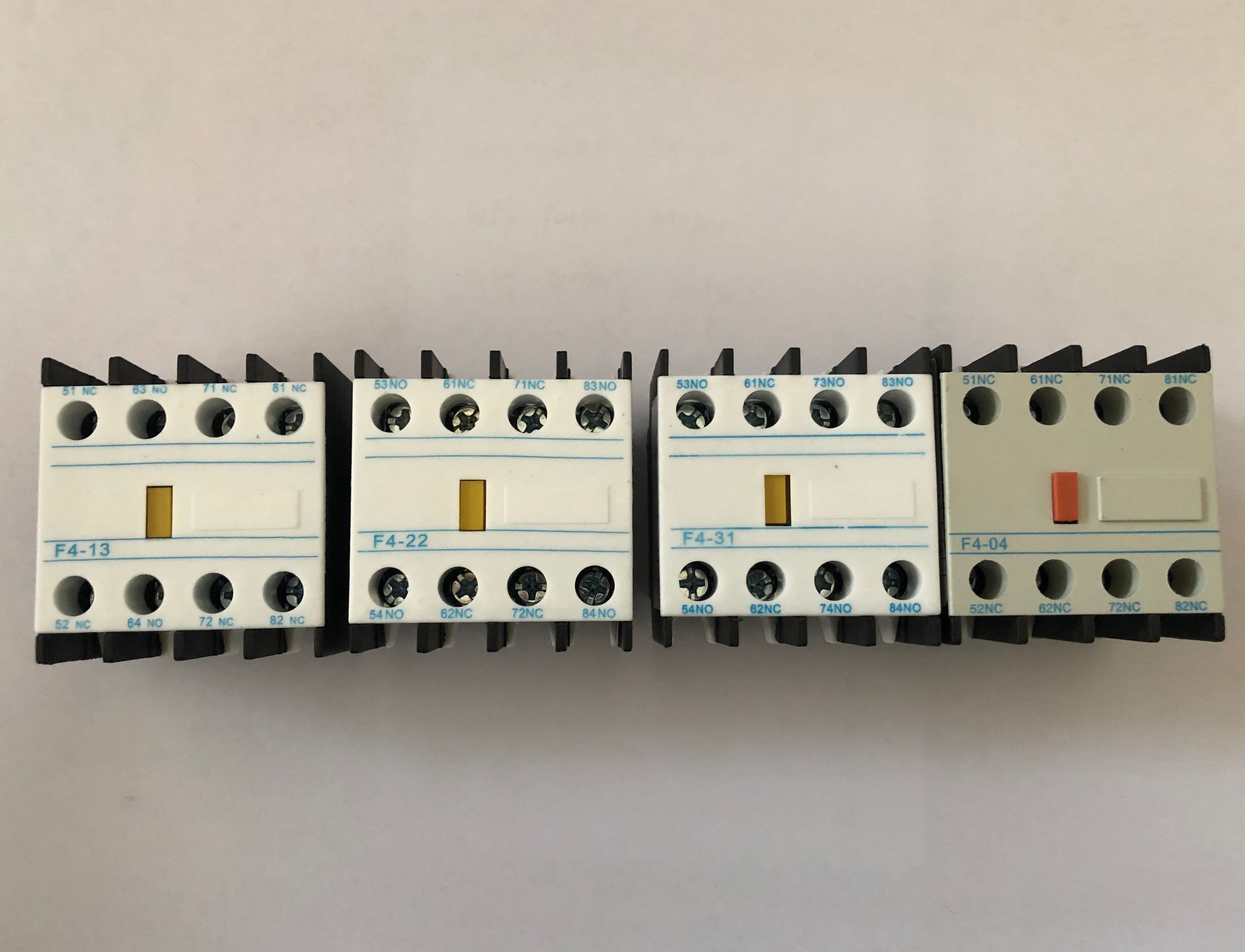 

Контактор переменного тока CJX2 LC1, 4 полюса