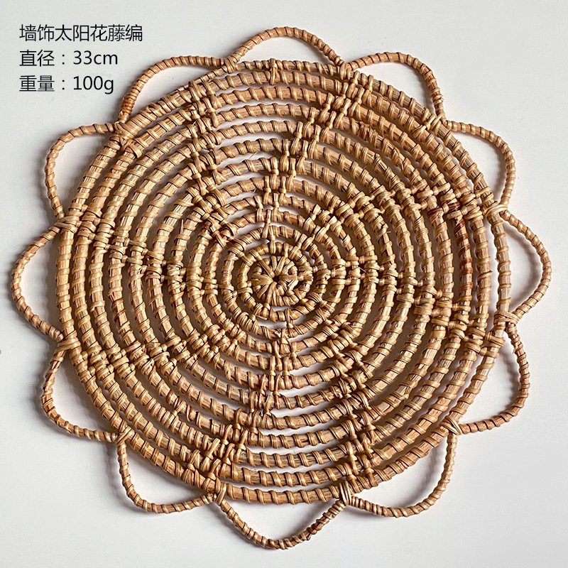 

Круглая подставка из ротанга