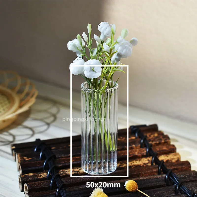 

Миниатюрные стеклянные цветы для кукольного домика