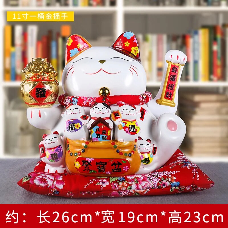 

Керамическая статуэтка кота удачи