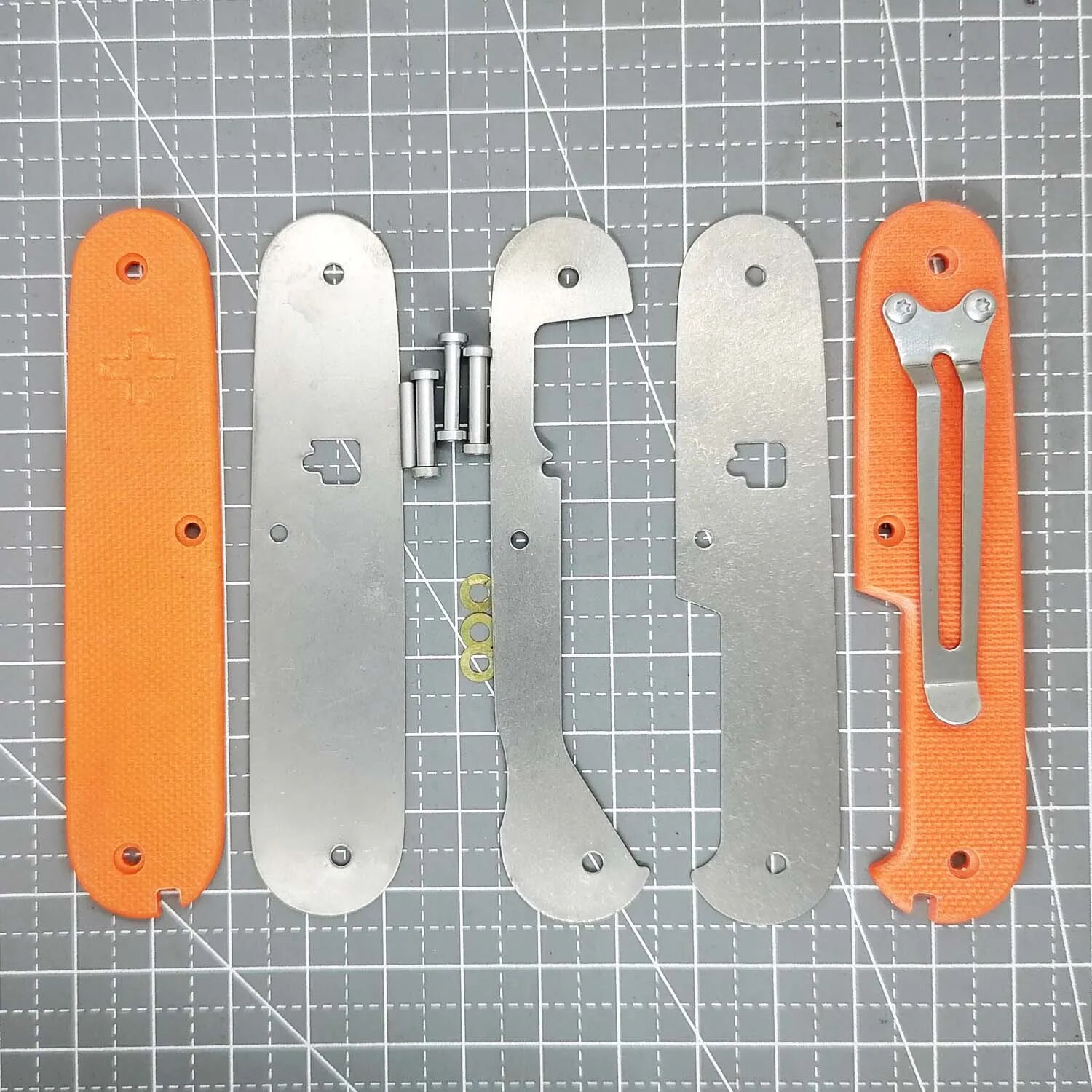

Запчасти для ножа Victorinox G10 с карманным зажимом