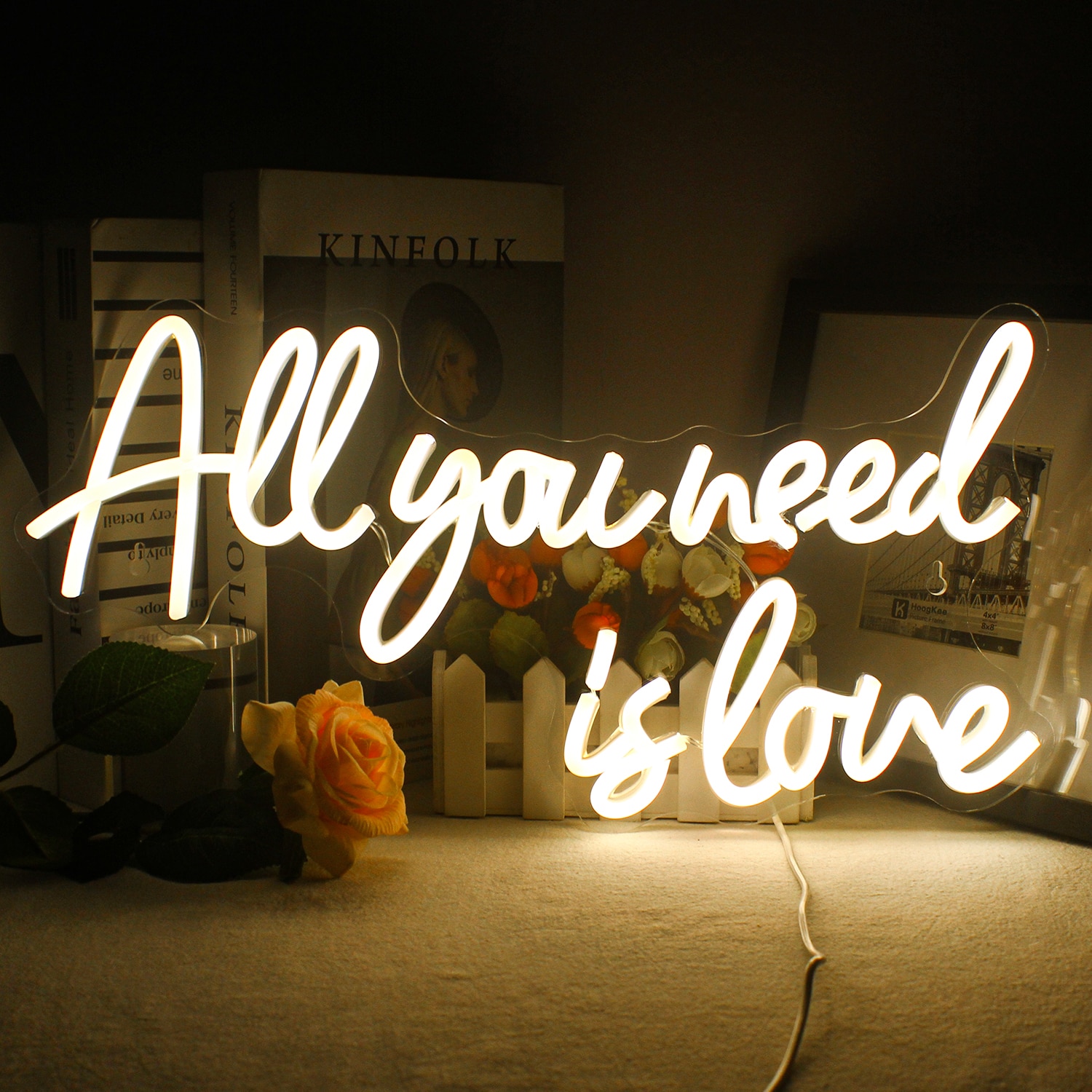 

Неоновая вывеска All You Need Is Love Wanxing