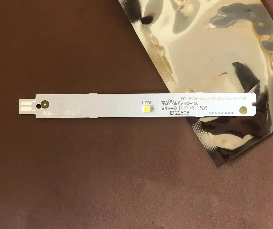 

Светодиодная лента для холодильника Siemens Bosch BSH 9001030205