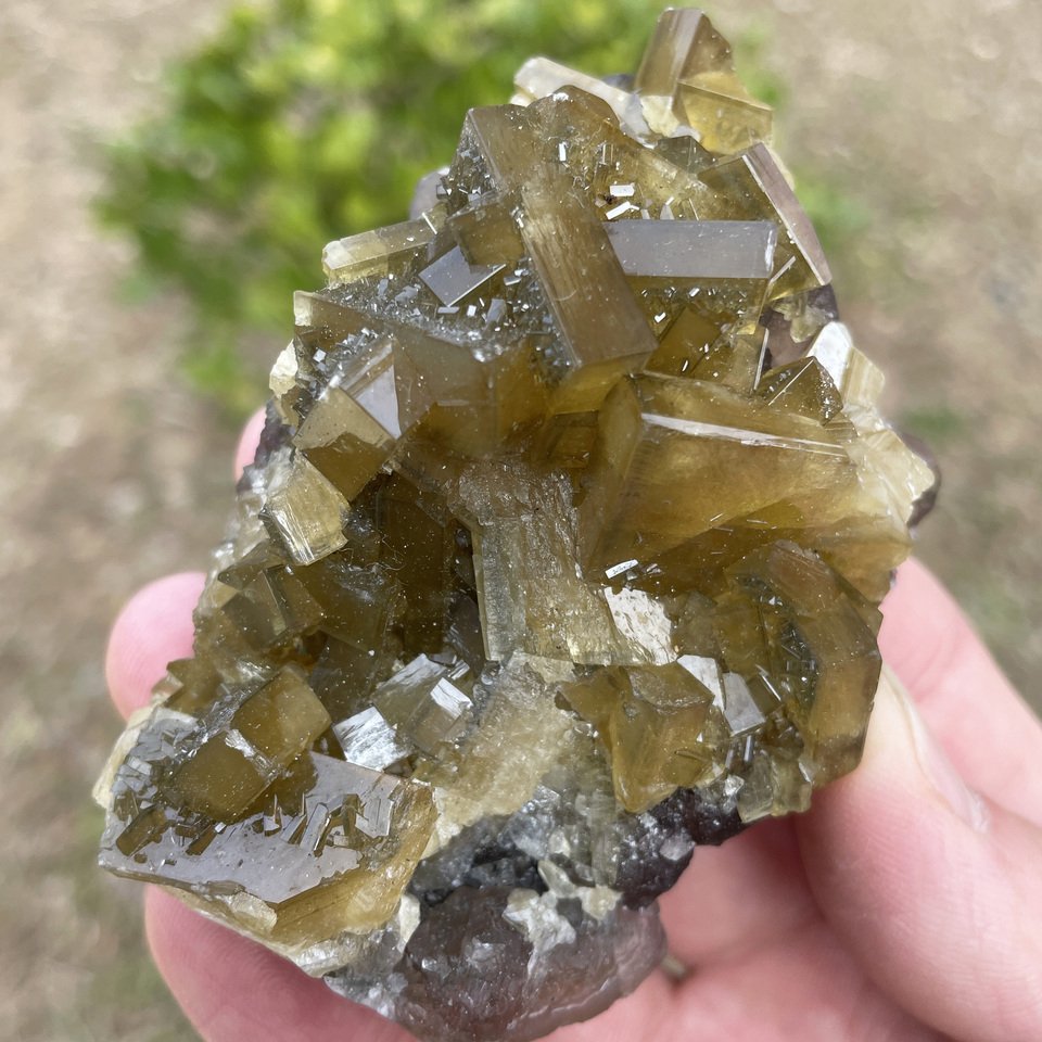 

Желтый барит с флюоритом, кварц, целительный камень